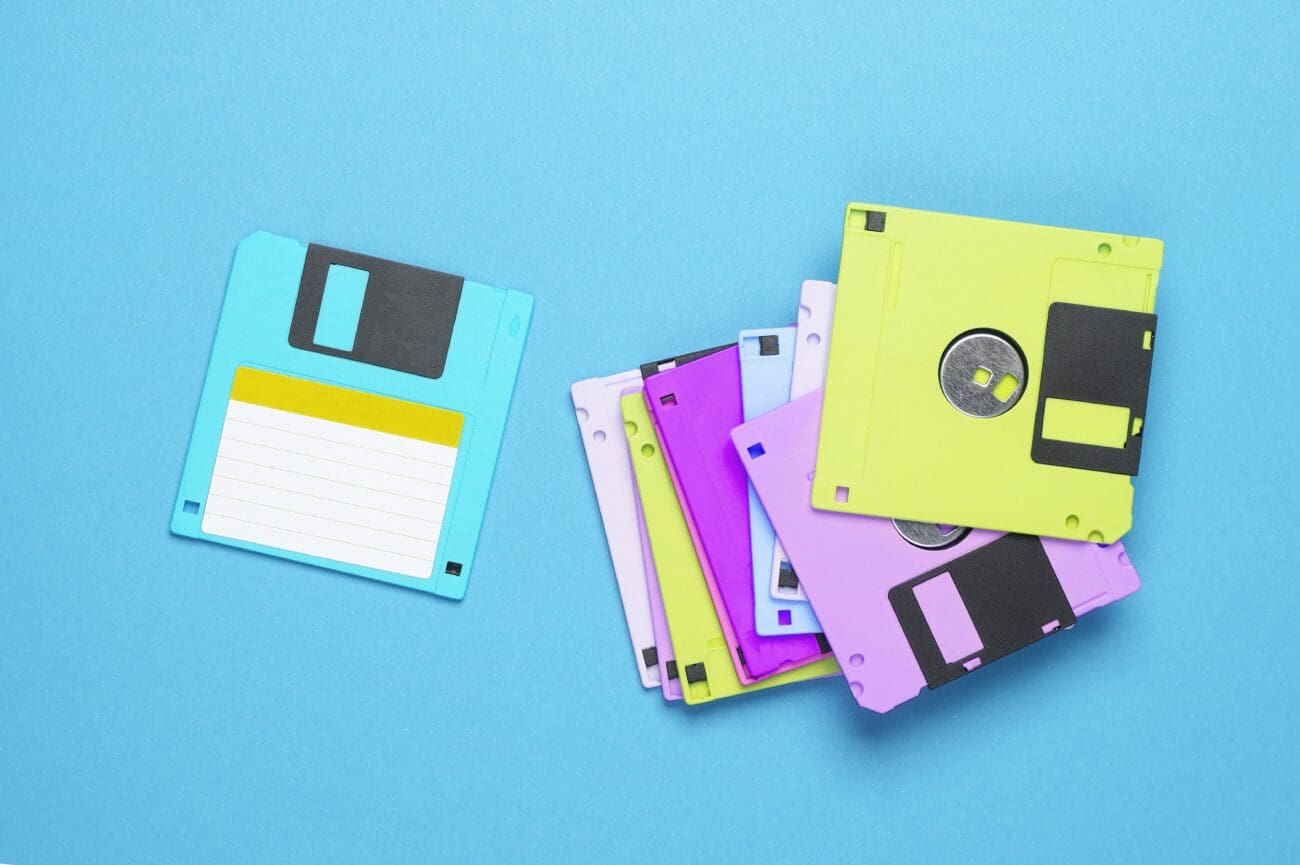 Tech Time Warp: A salute to the floppy disk, the foundation of “sneakernet”